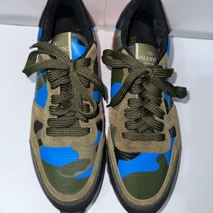 Valentino sneakers 💙